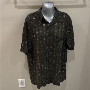 Black Casual Button Down Shirt with Geometric Print and Short Sleeves
